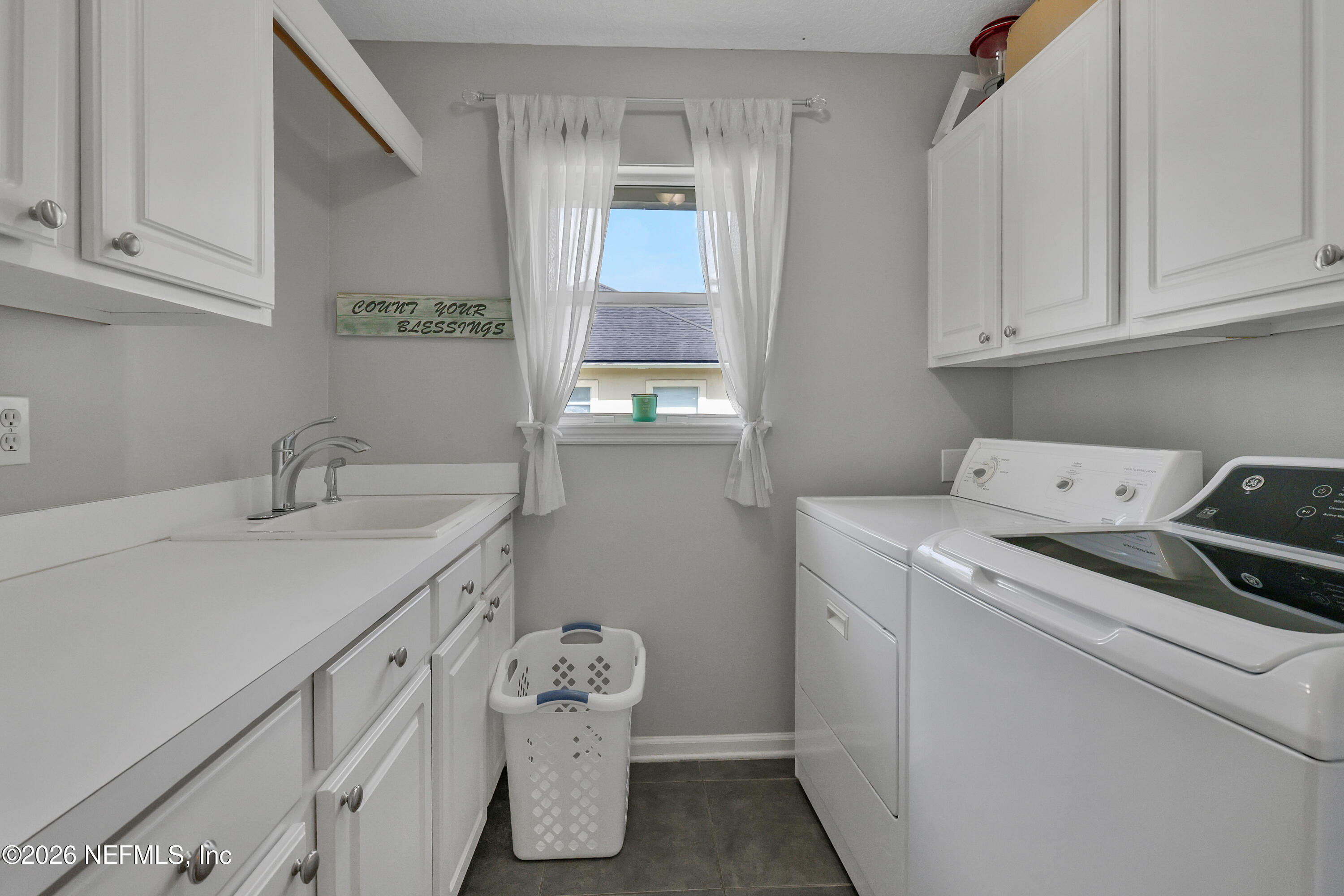 4933 BLACKHAWK Drive, St. Johns