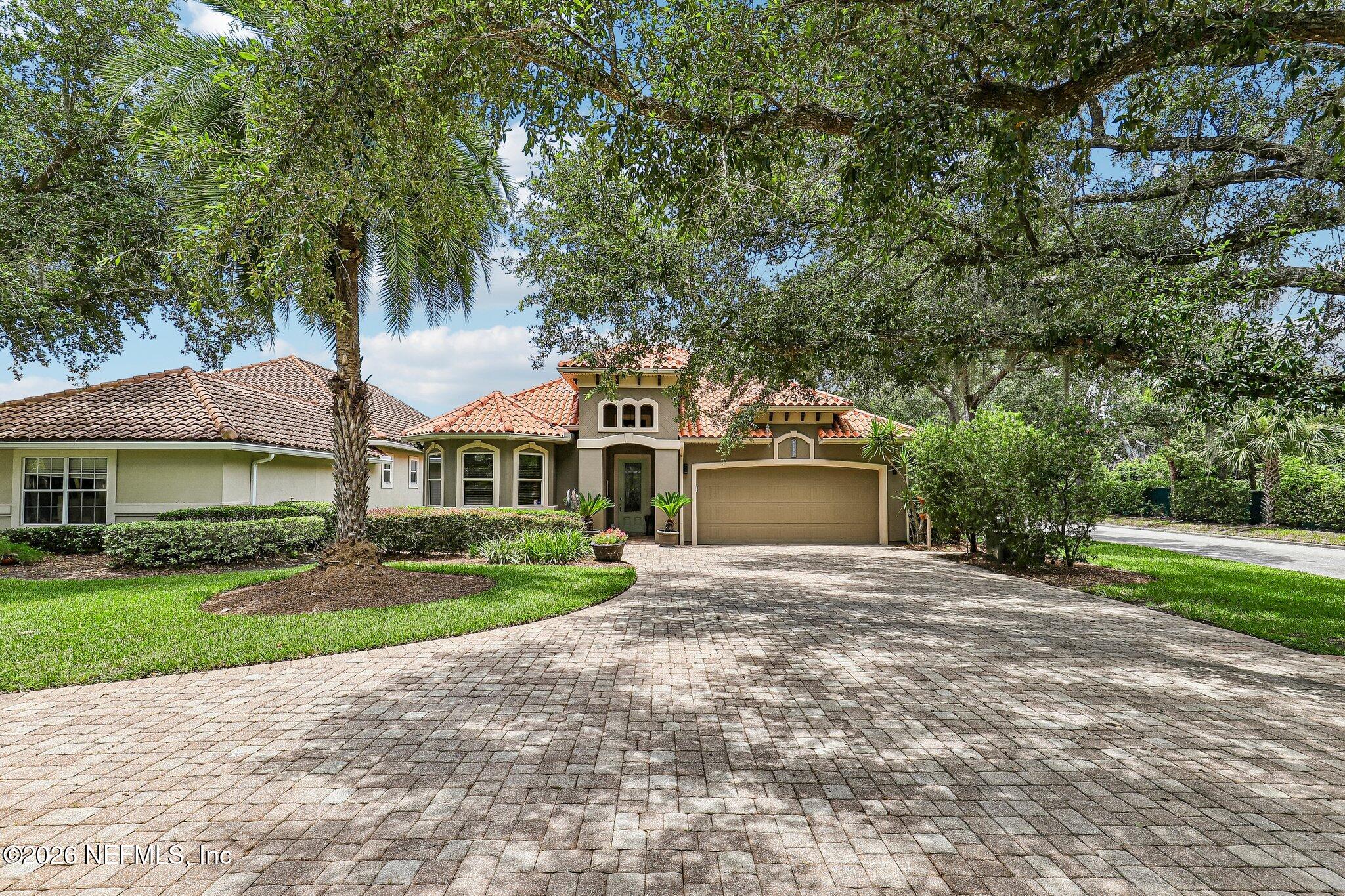 4002 LA VISTA Circle