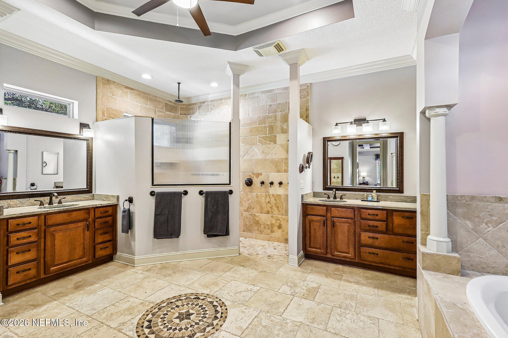 4002 LA VISTA Circle