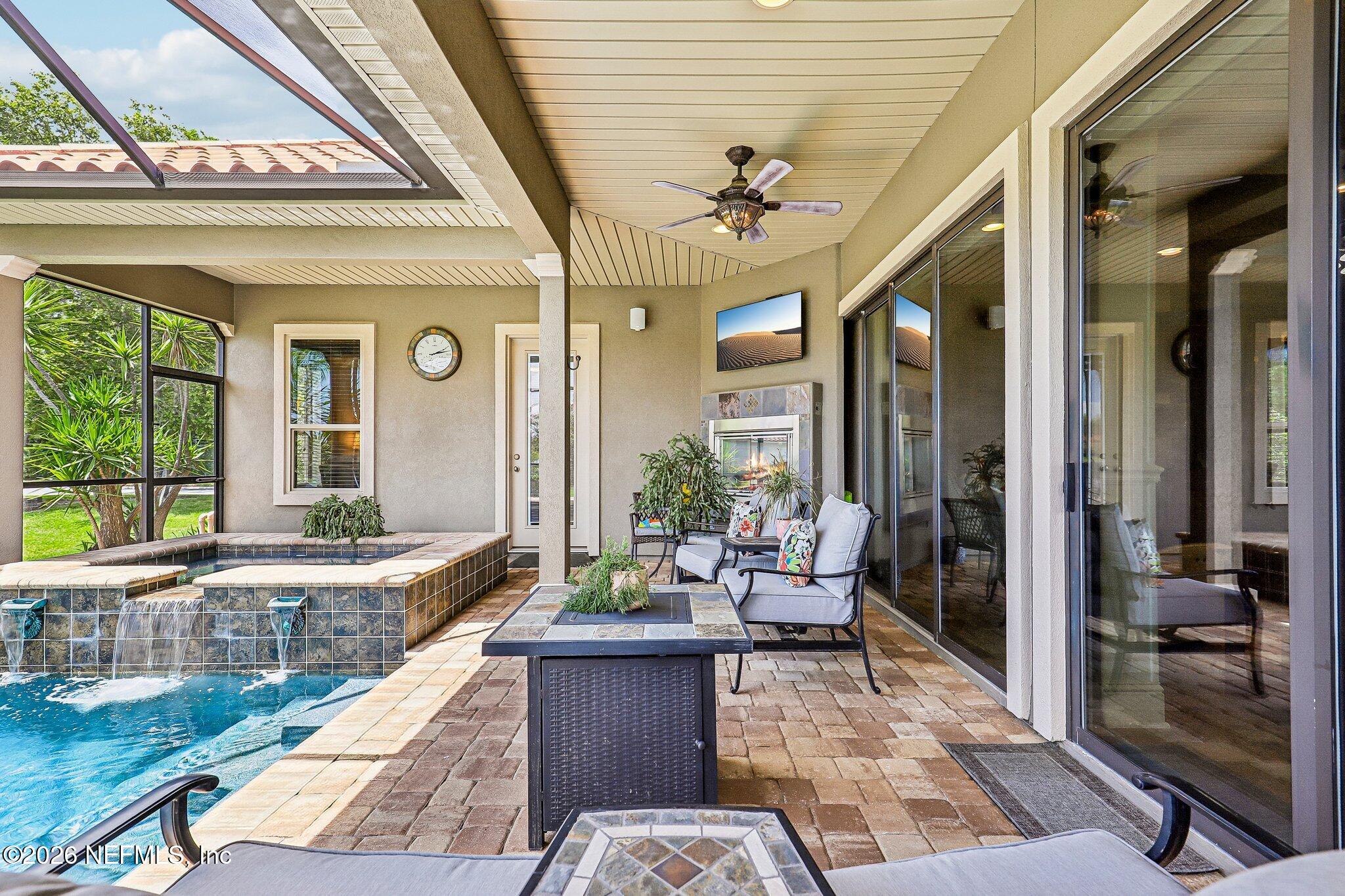 4002 LA VISTA Circle