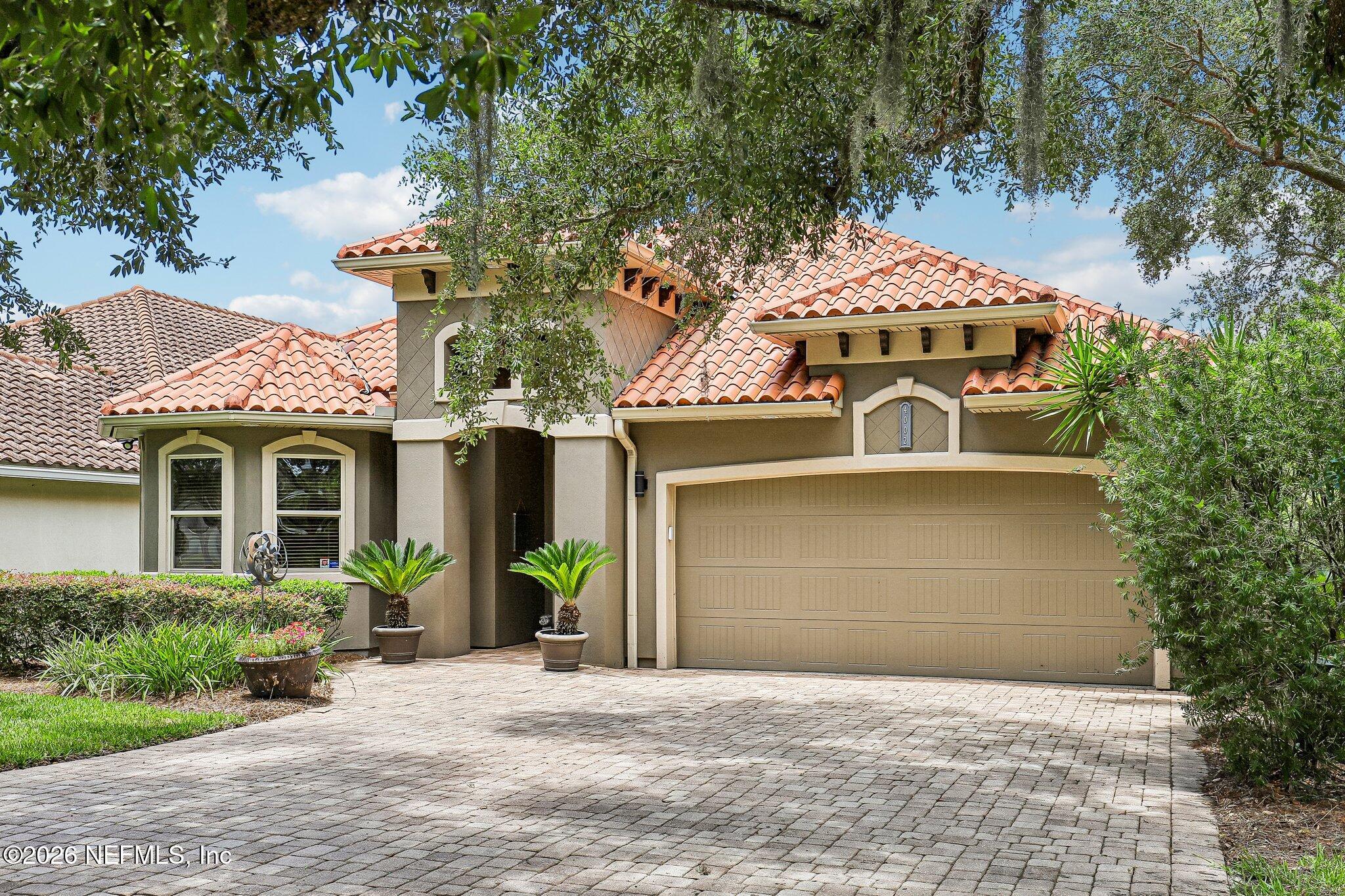 4002 LA VISTA Circle