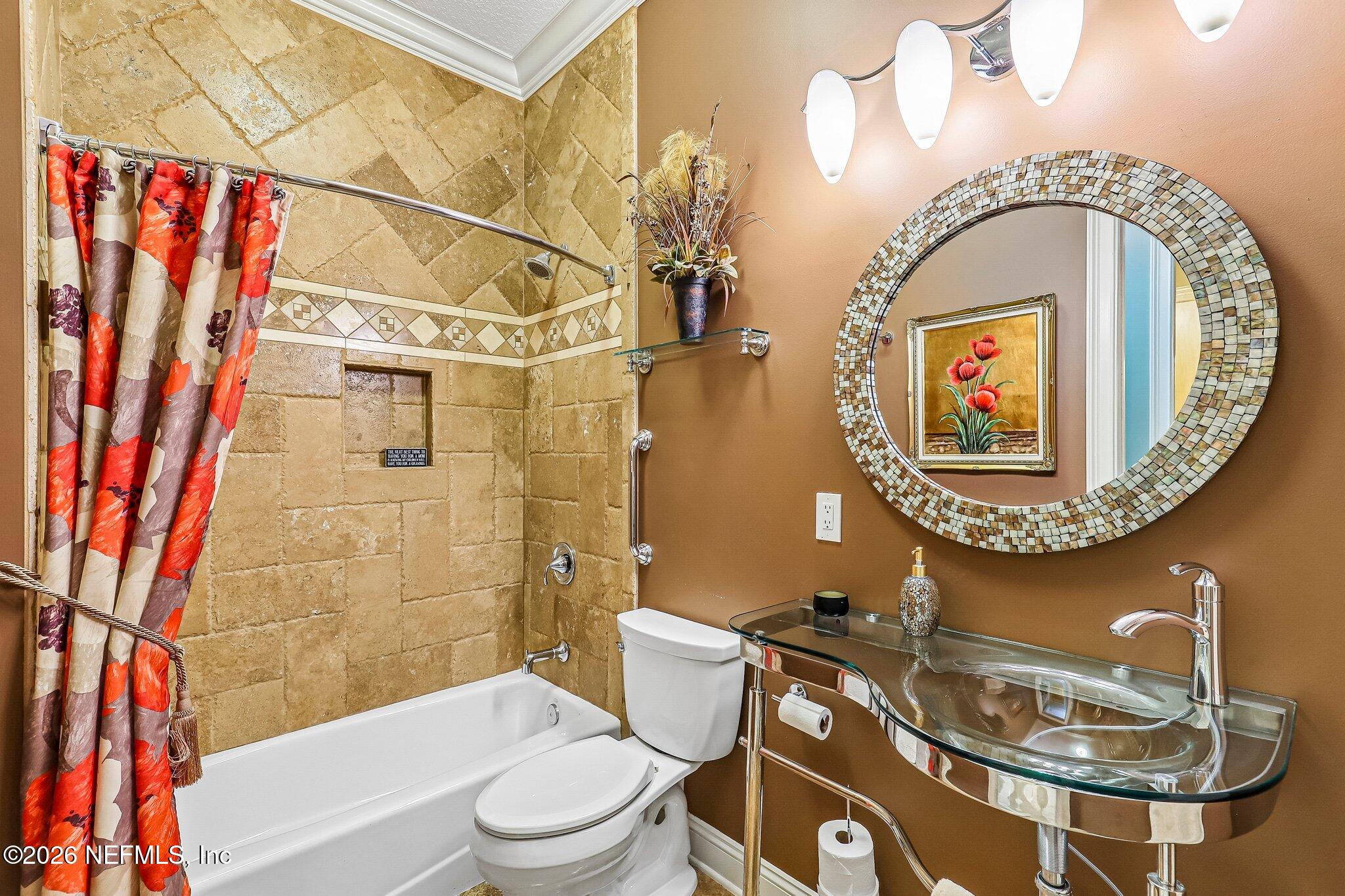 4002 LA VISTA Circle