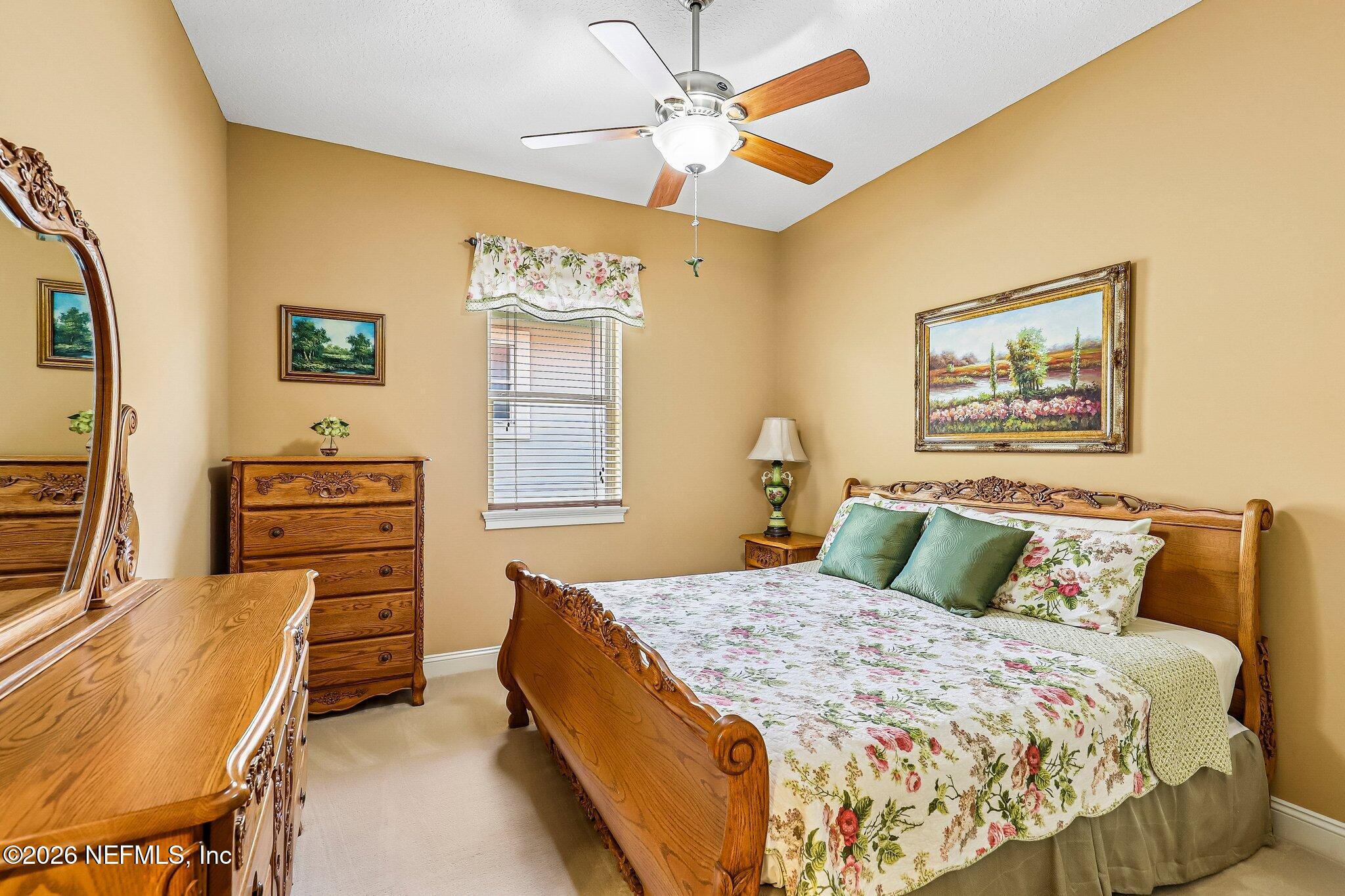 4002 LA VISTA Circle