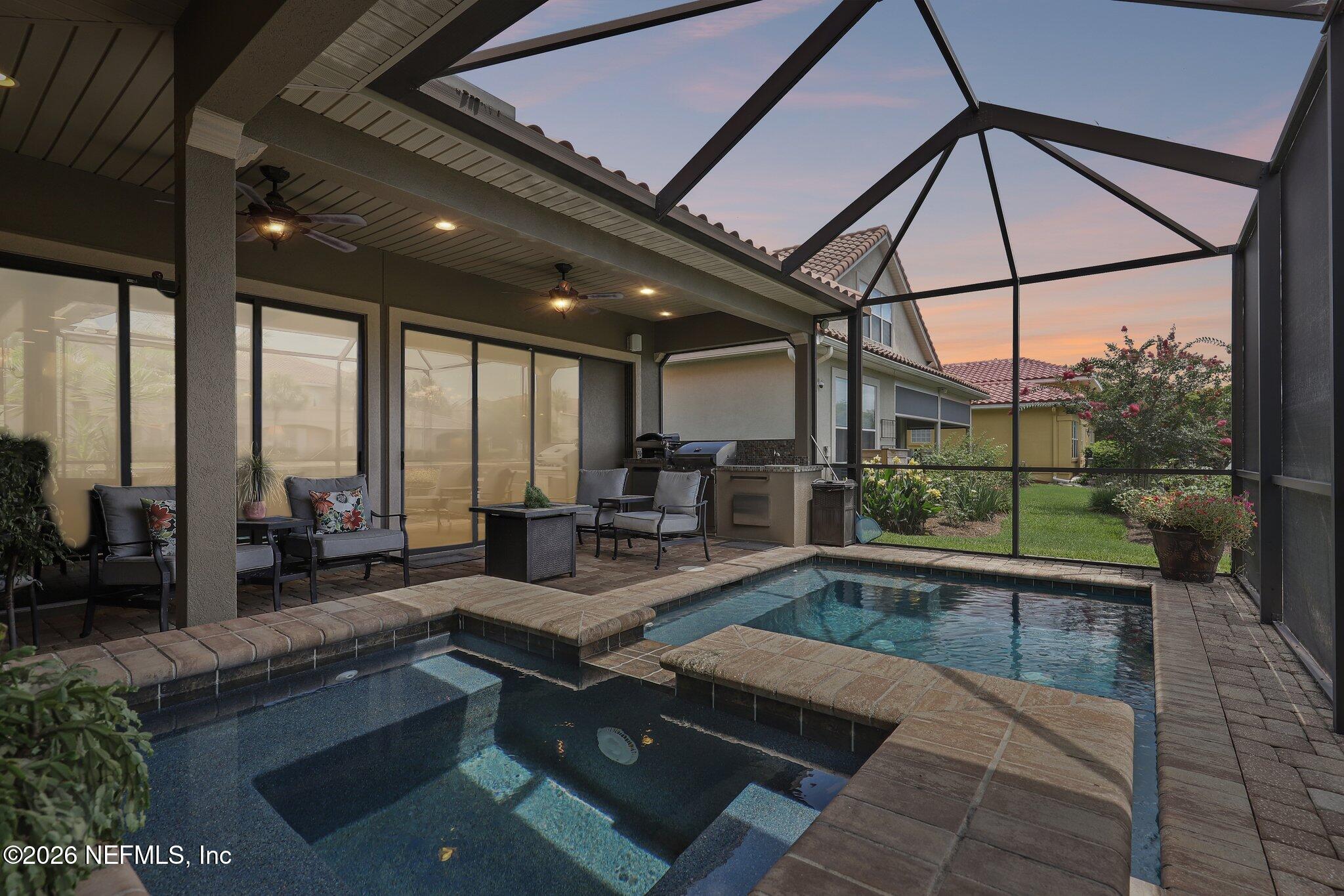 4002 LA VISTA Circle