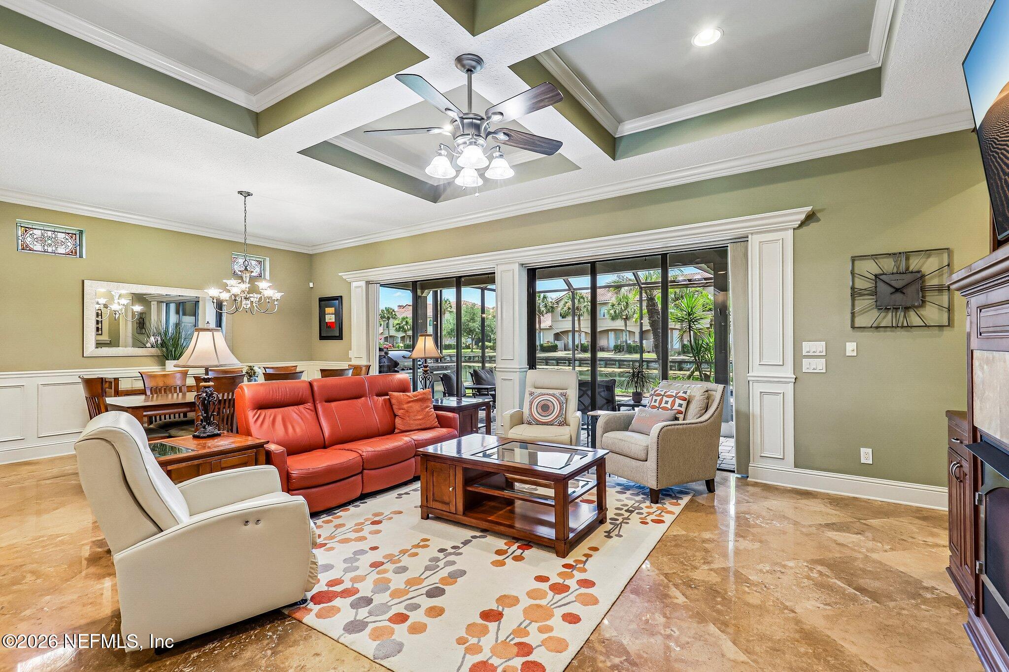 4002 LA VISTA Circle