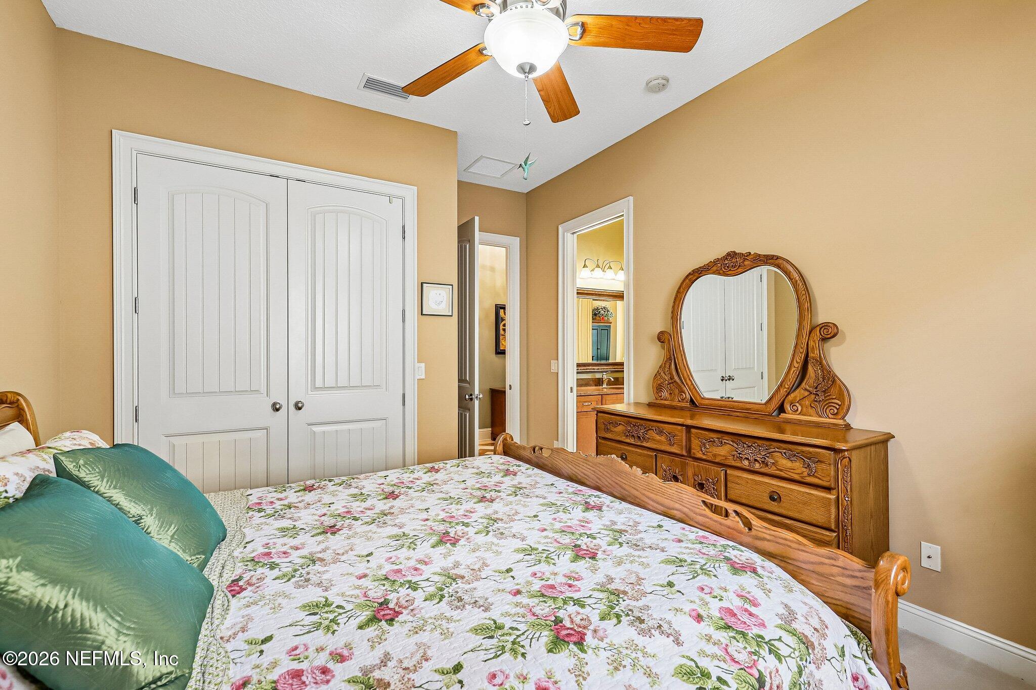 4002 LA VISTA Circle