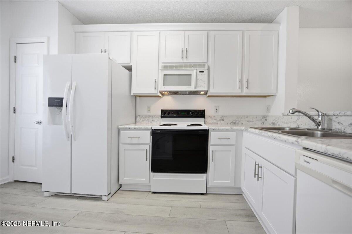 12311 KENSINGTON LAKES Drive 203