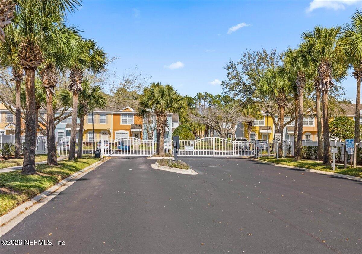 12311 KENSINGTON LAKES Drive 203