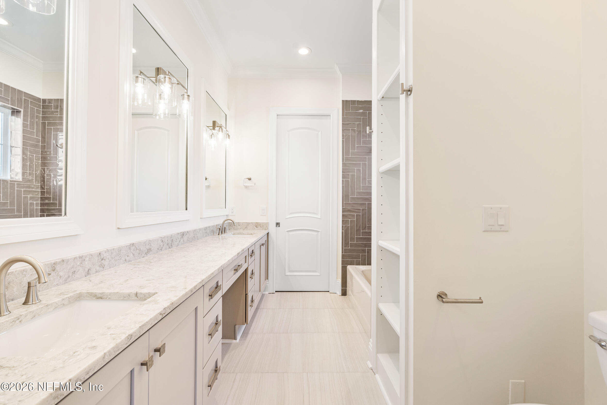 1616 RIVER Road 105