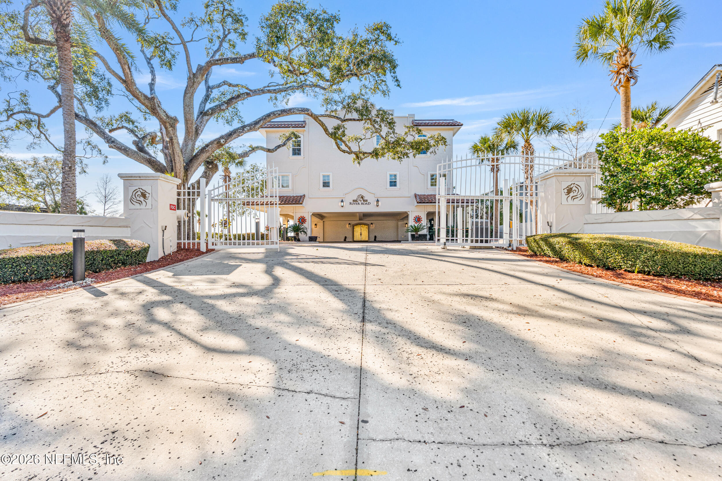 1616 RIVER Road 102