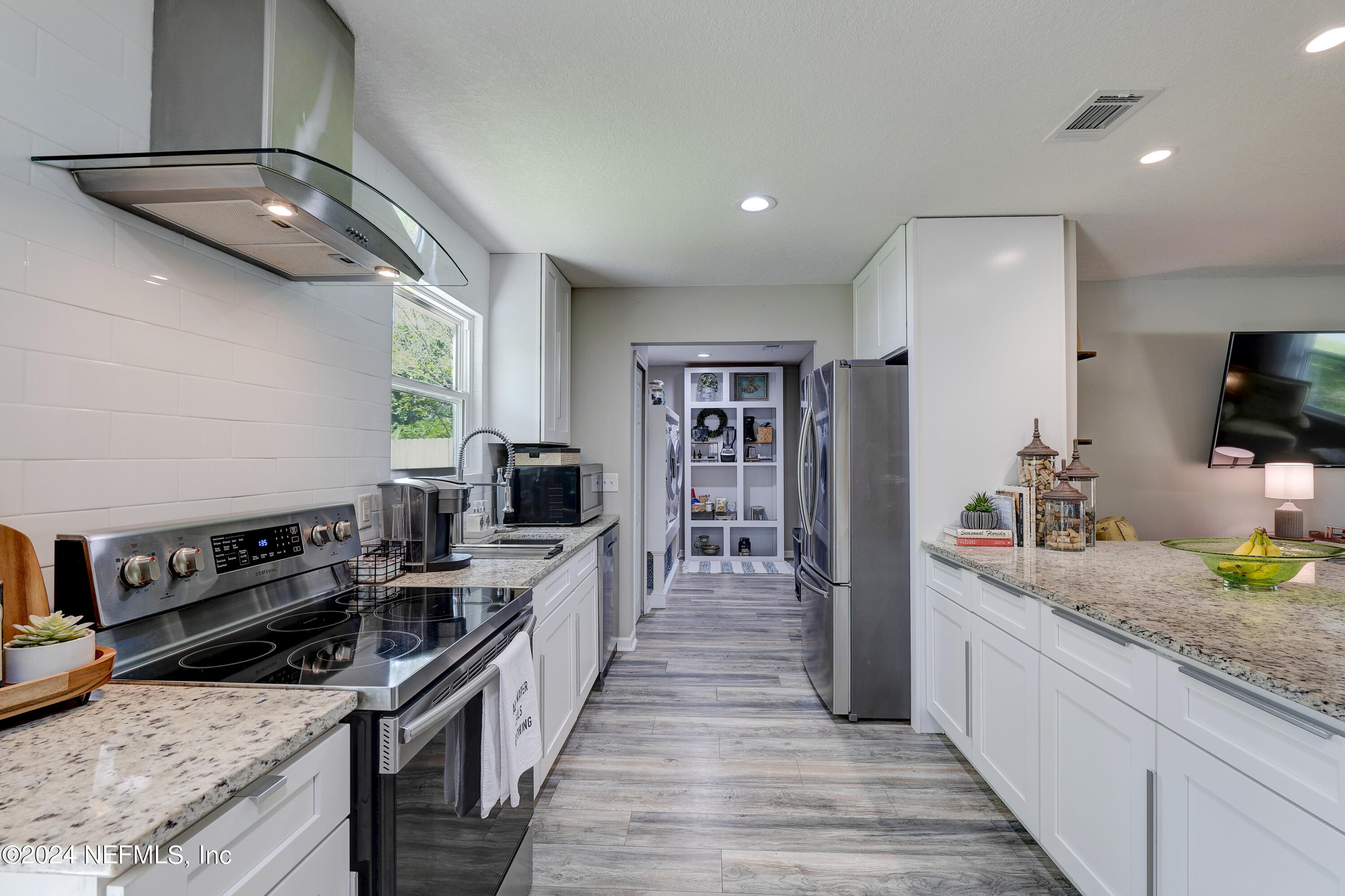 3558 EUNICE Road