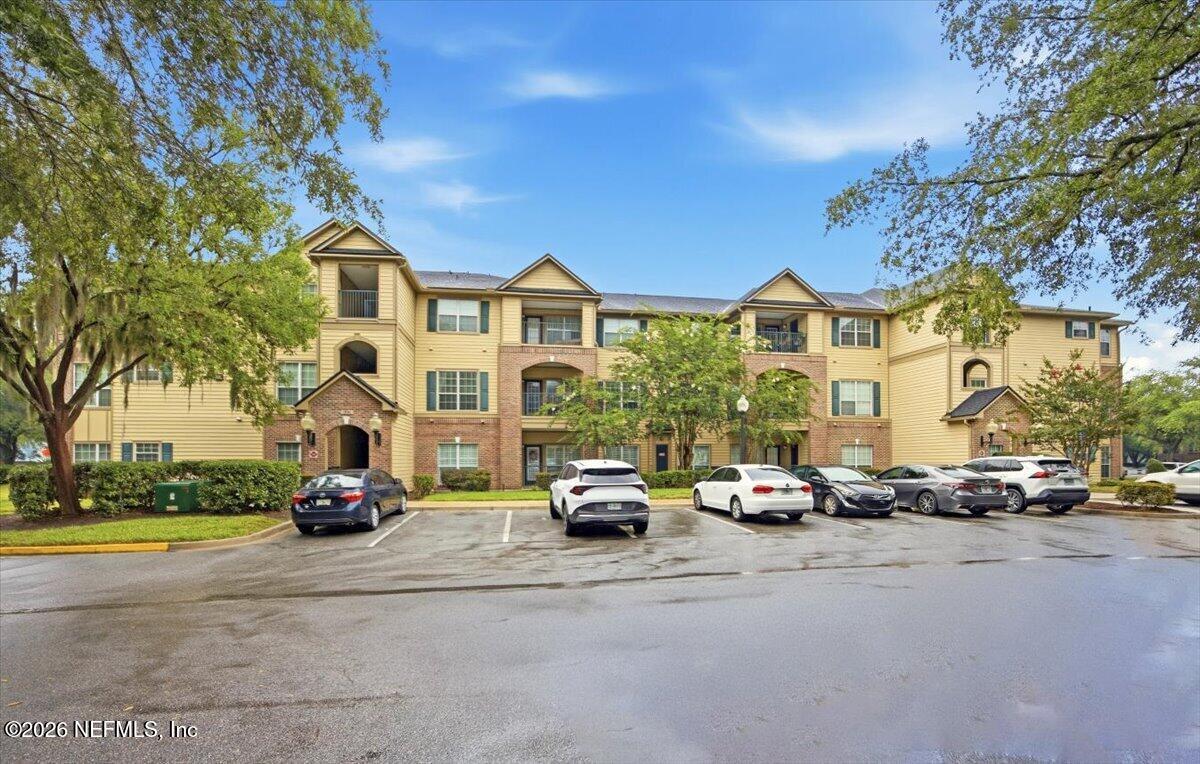 7800 POINT MEADOWS Drive 231
