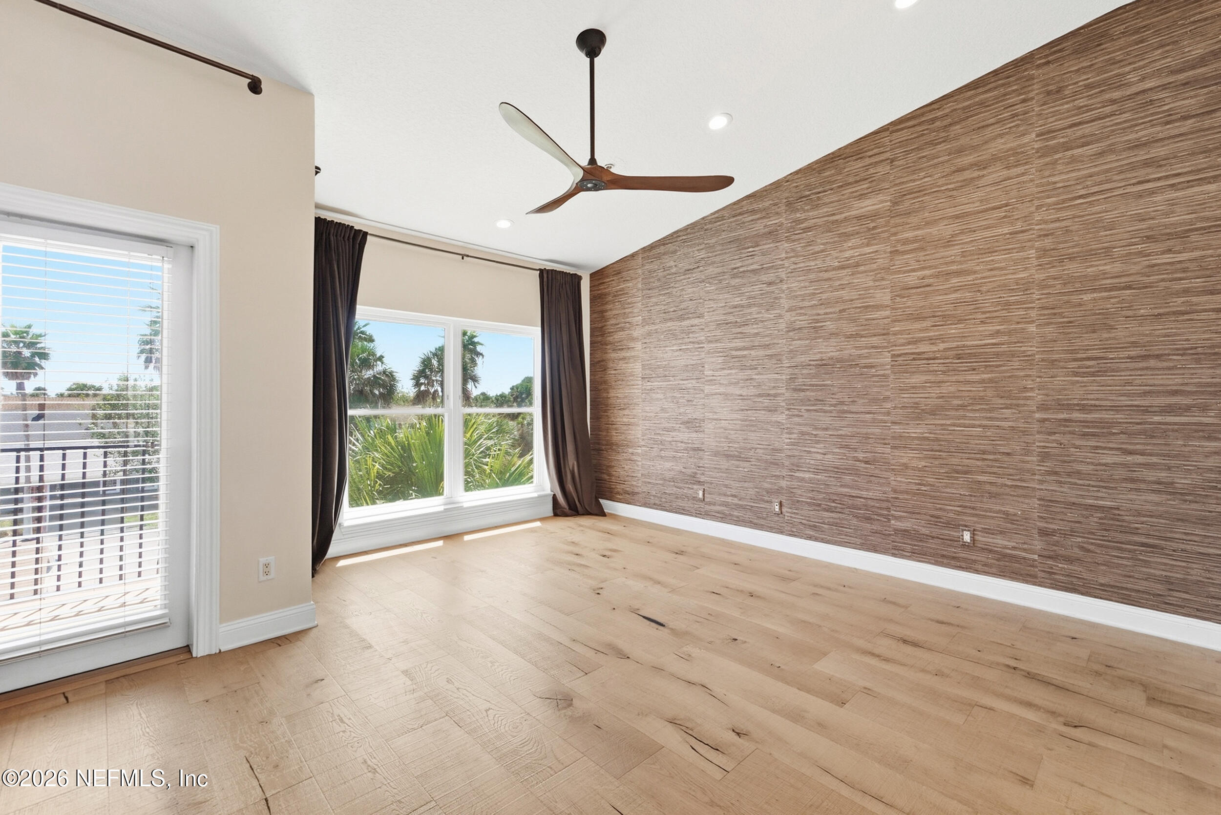 310 2ND Street S 4
