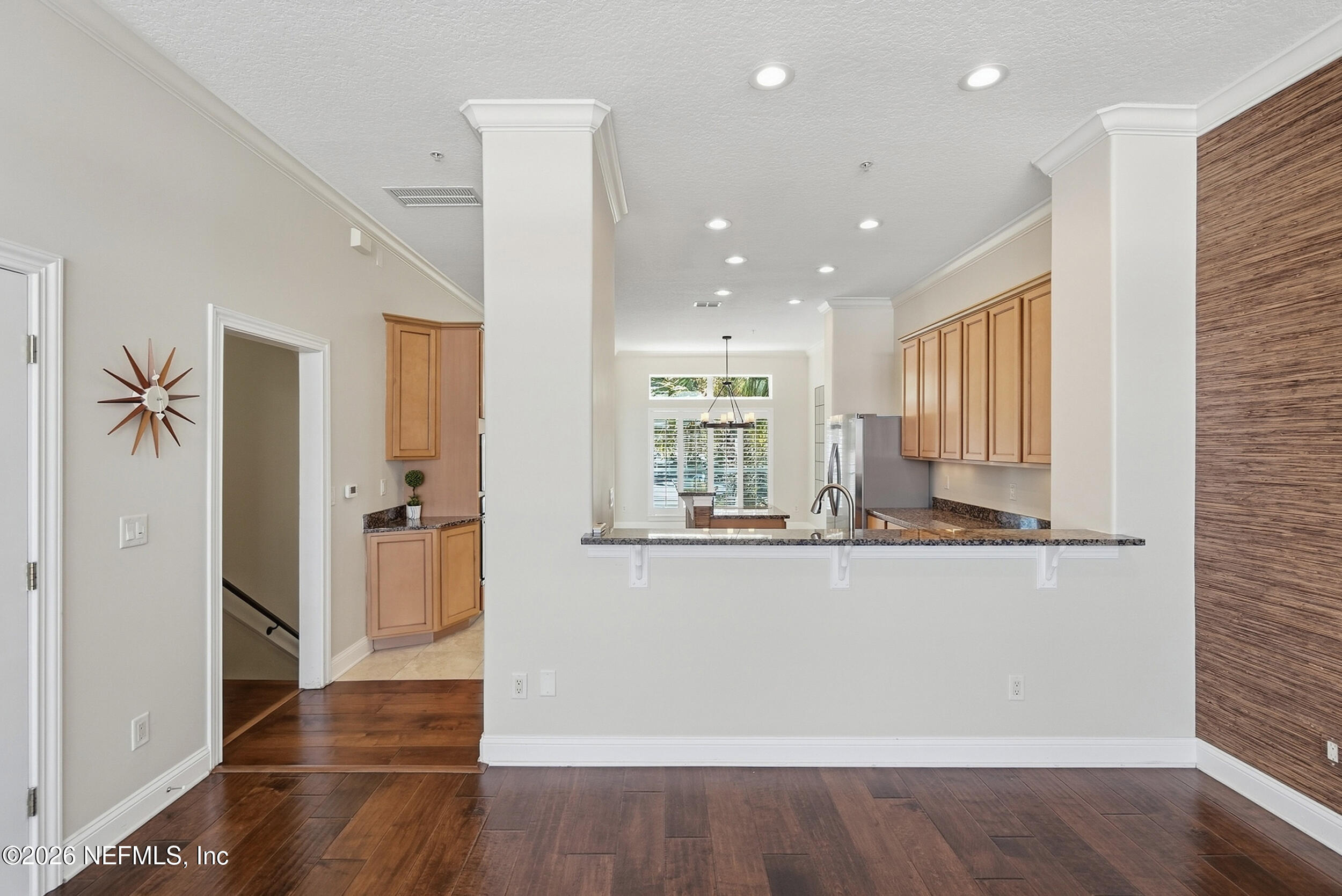 310 2ND Street S 4