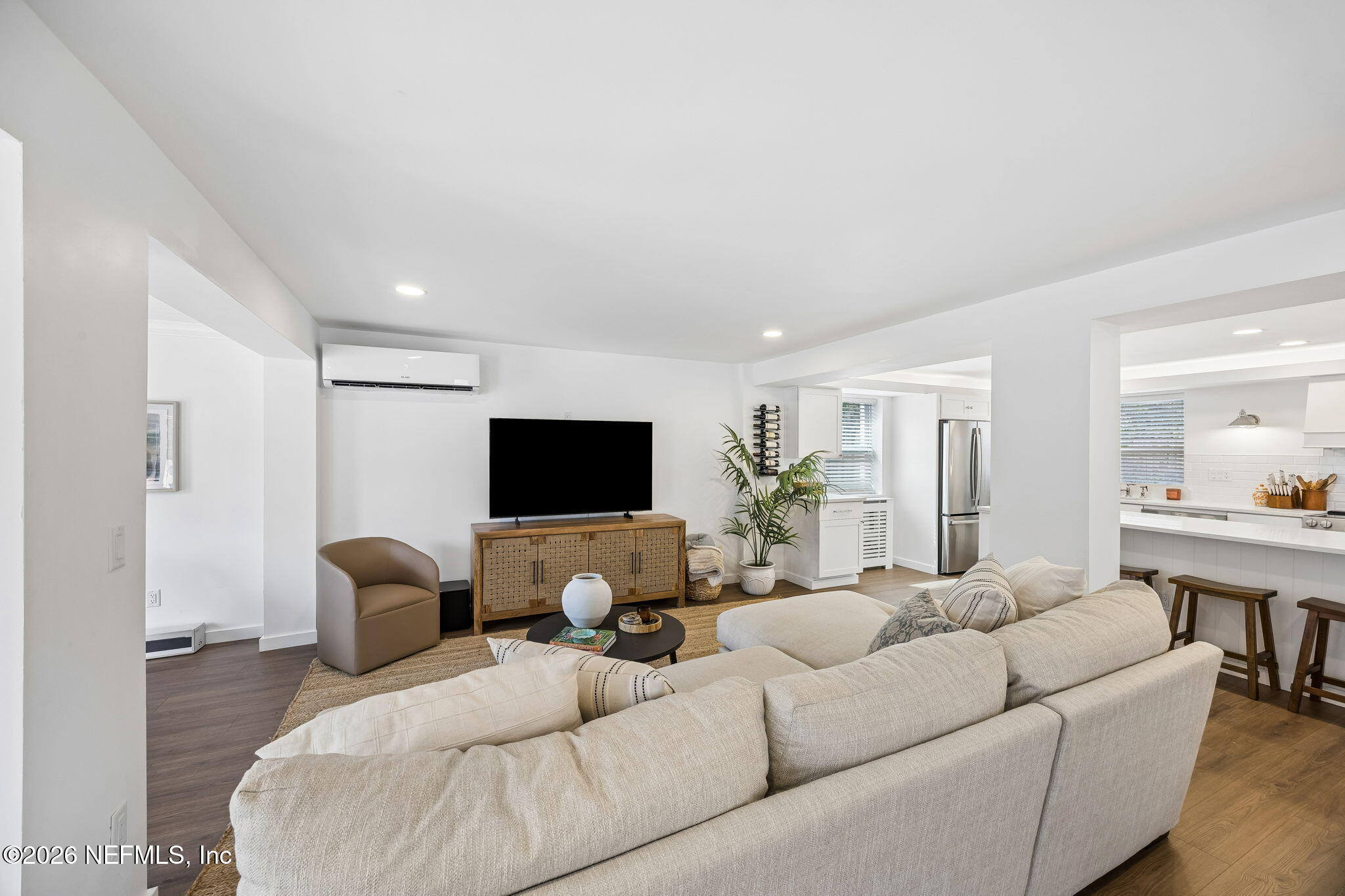 3873 JEAN Street