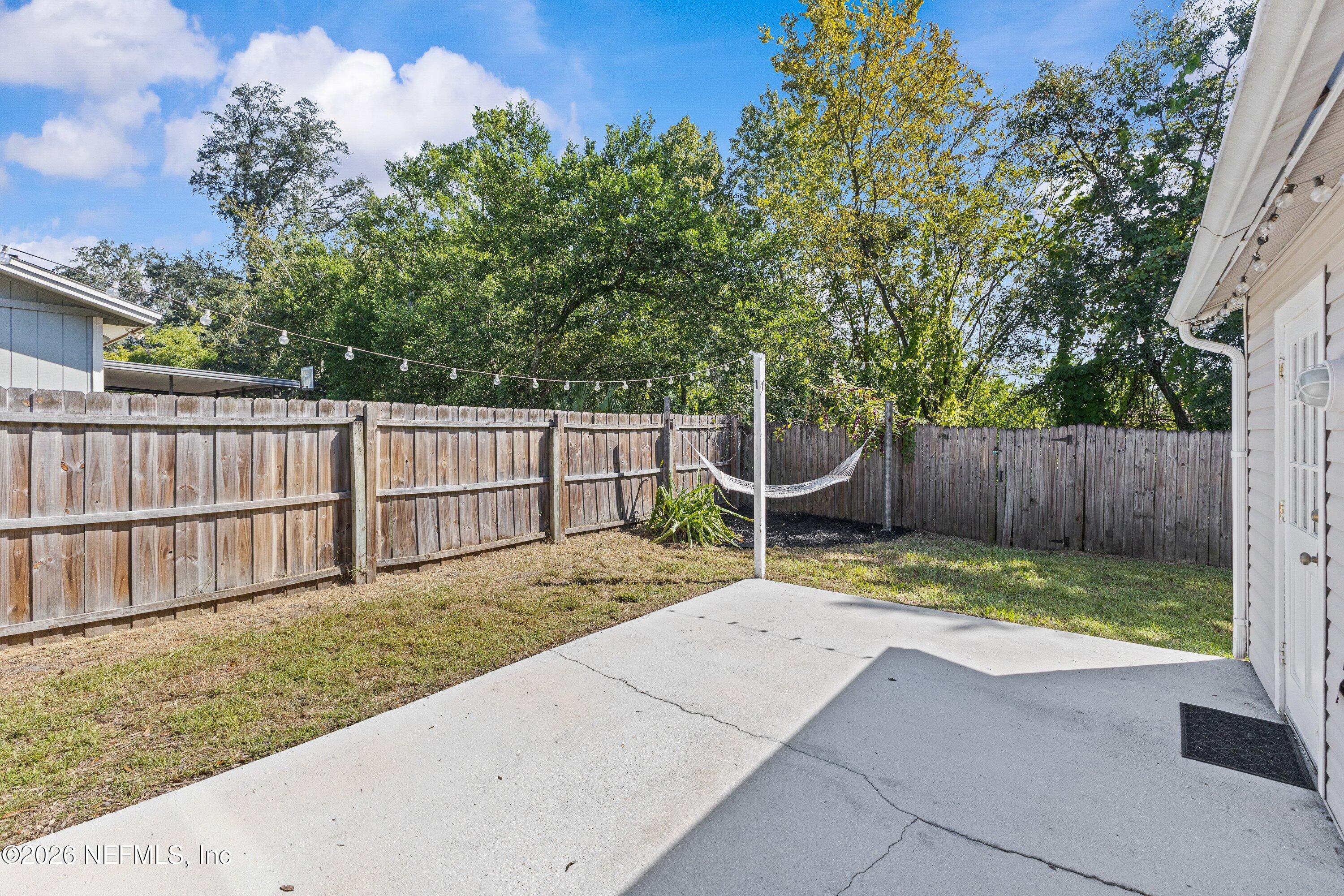 8573 BLACKBERRY Lane E
