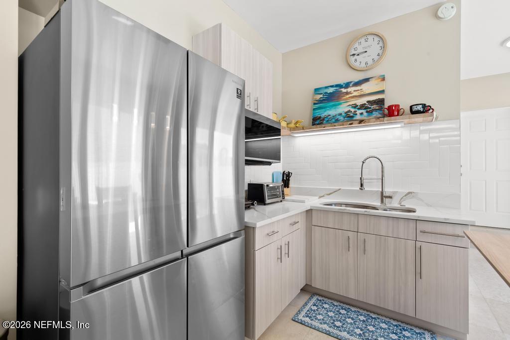 209 GULL Circle
