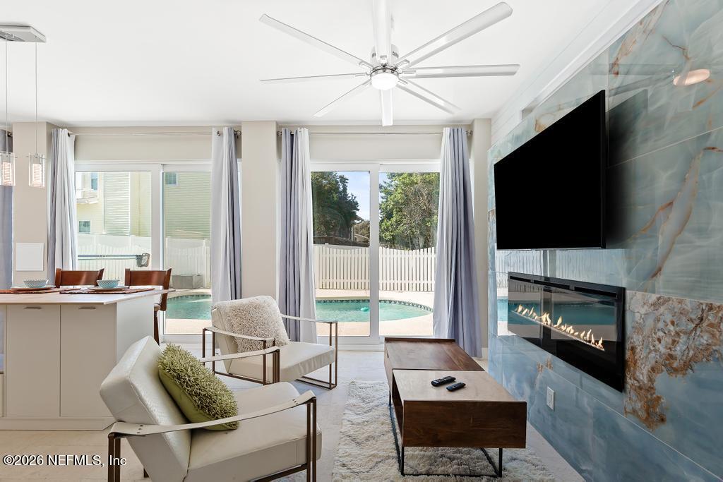 209 GULL Circle
