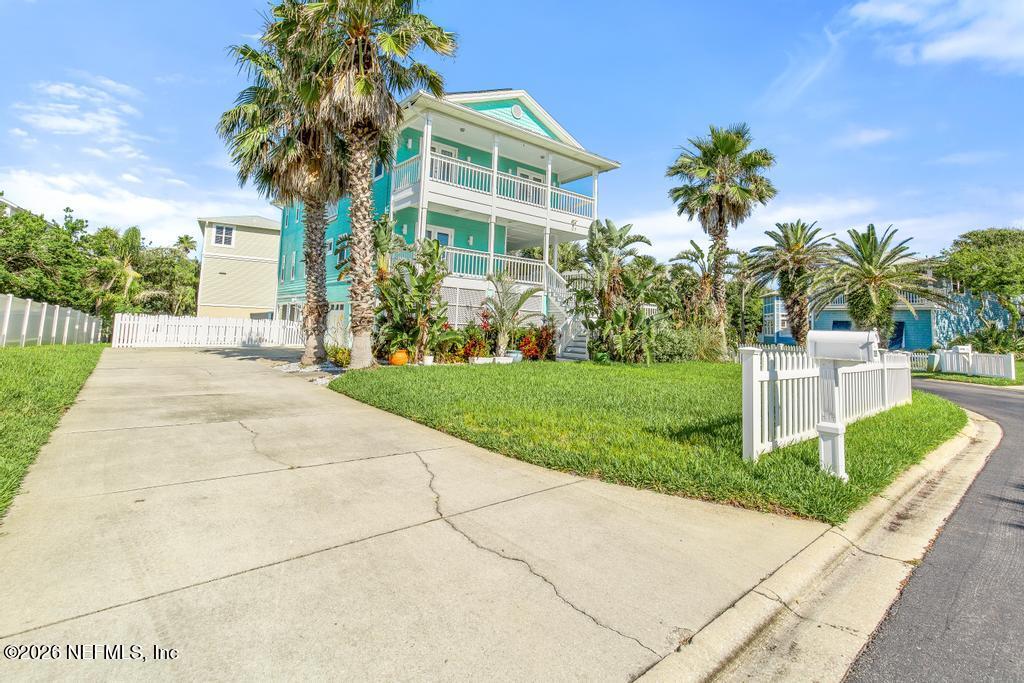 209 GULL Circle