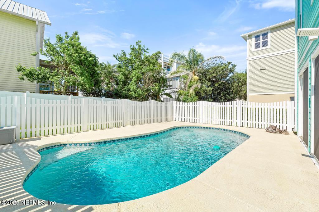 209 GULL Circle