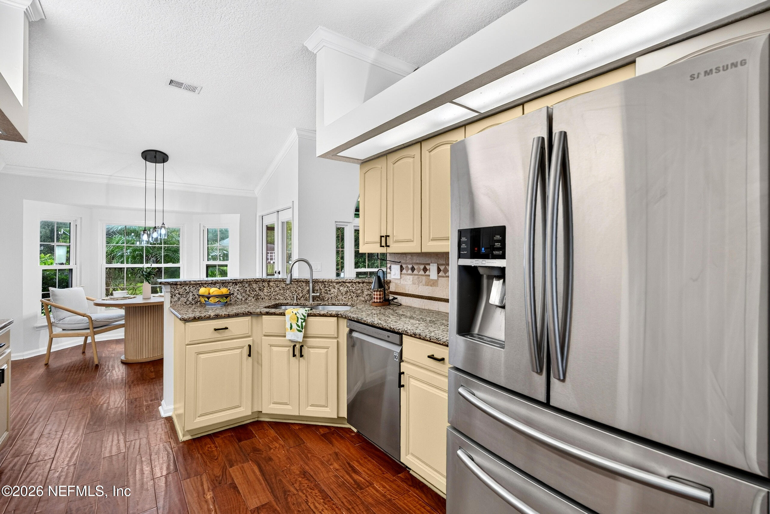 384 MAPLEWOOD Drive, St. Johns