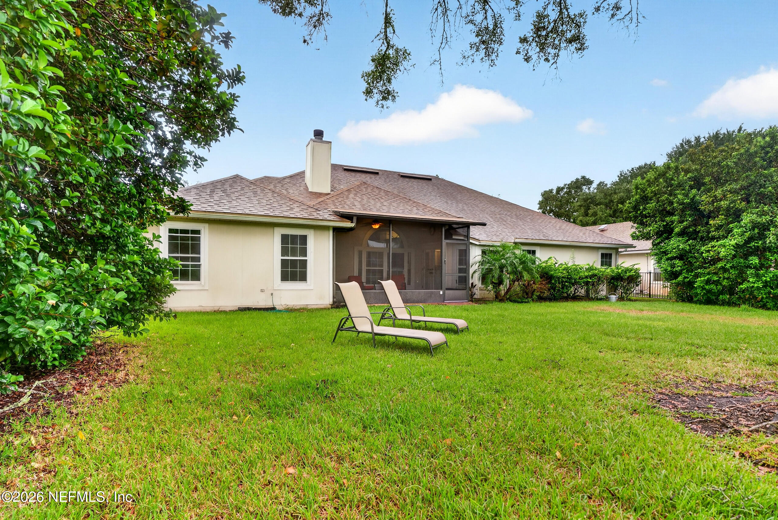 384 MAPLEWOOD Drive, St. Johns