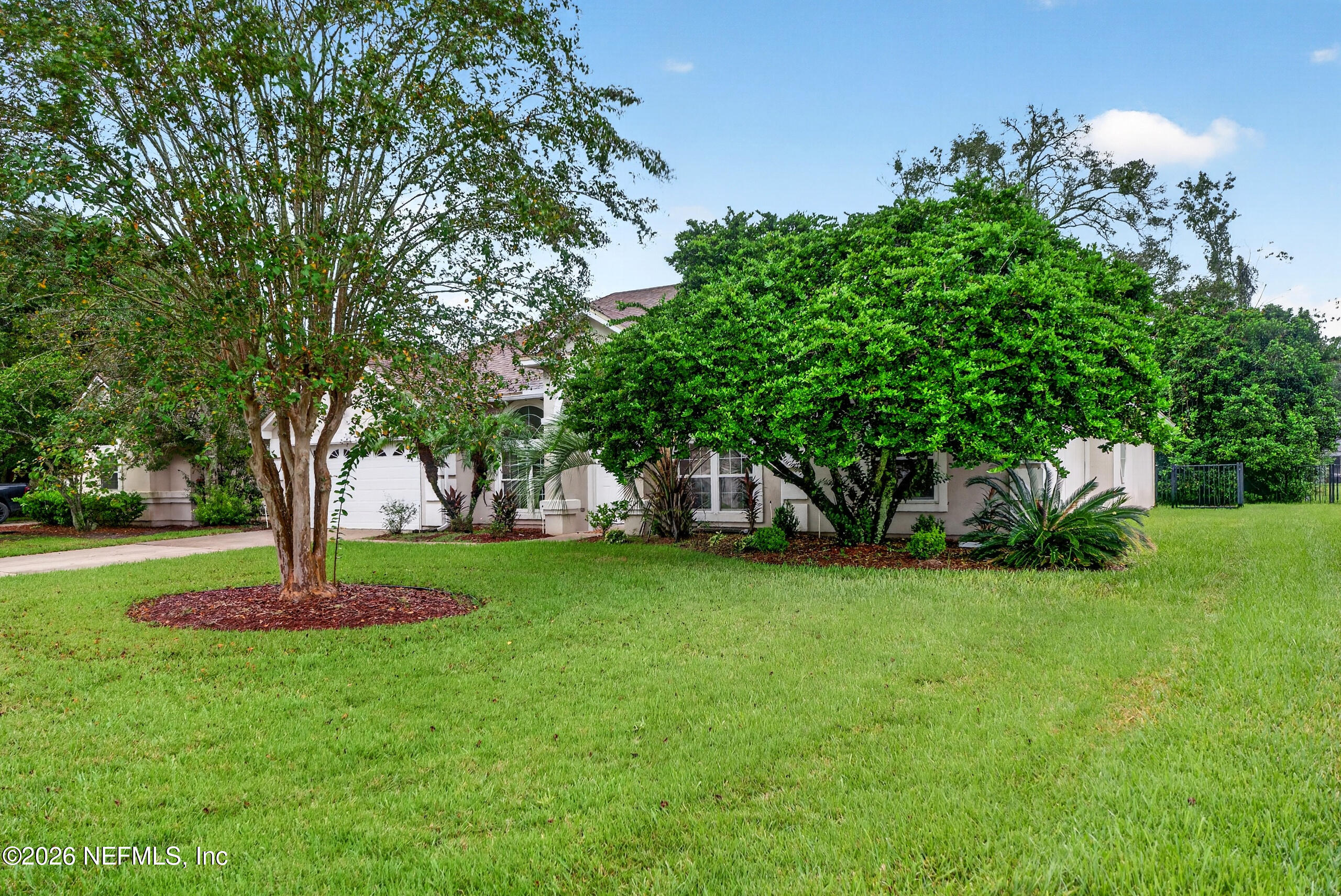 384 MAPLEWOOD Drive, St. Johns