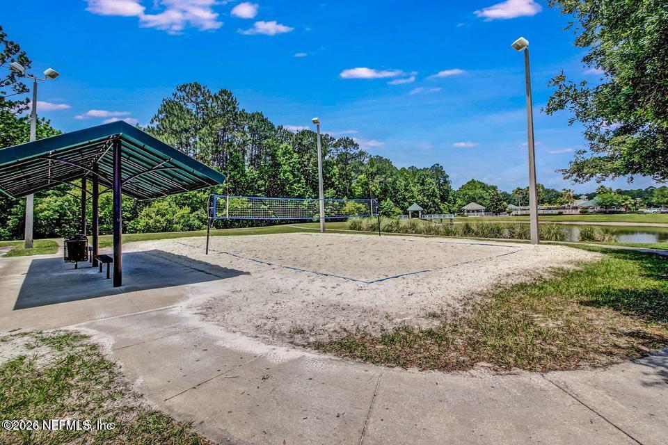 384 MAPLEWOOD Drive, St. Johns