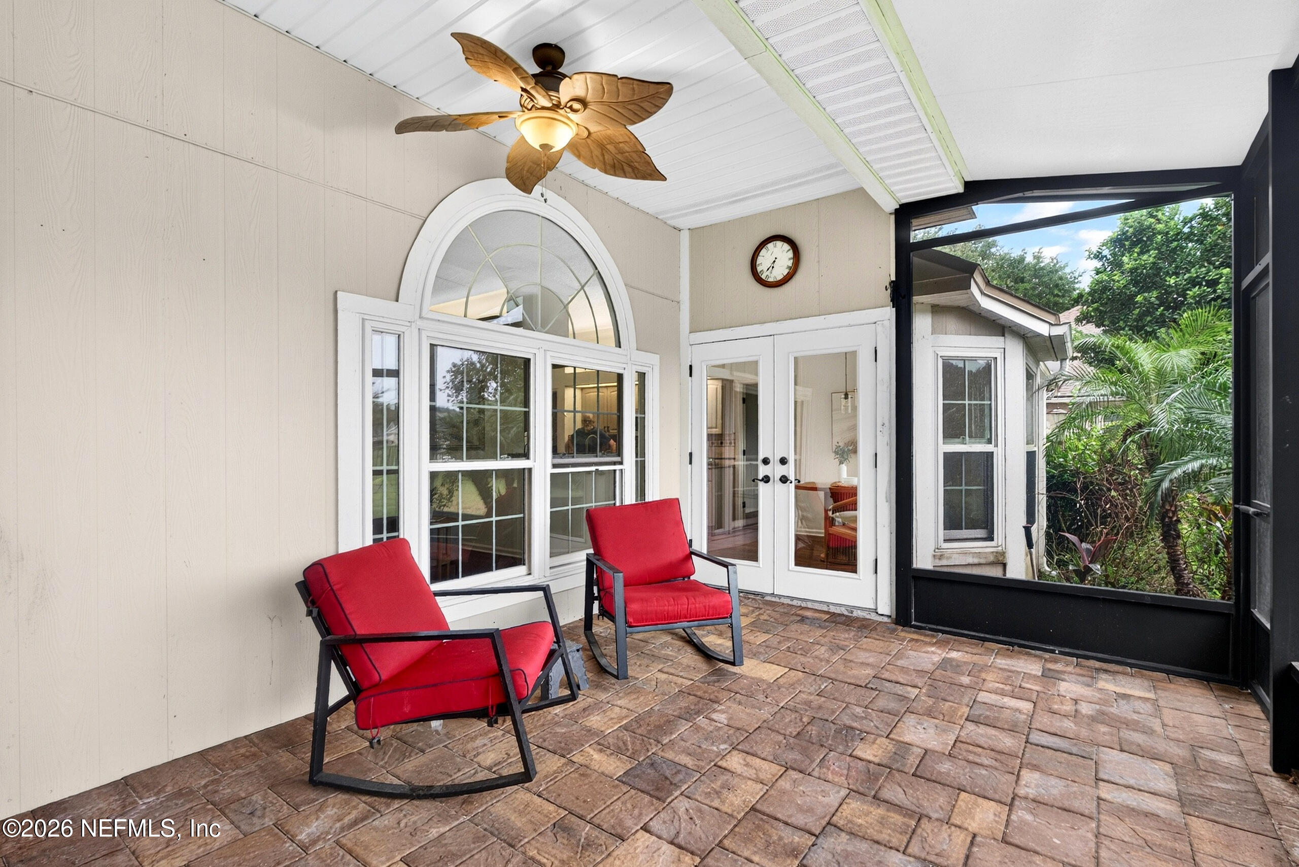 384 MAPLEWOOD Drive, St. Johns