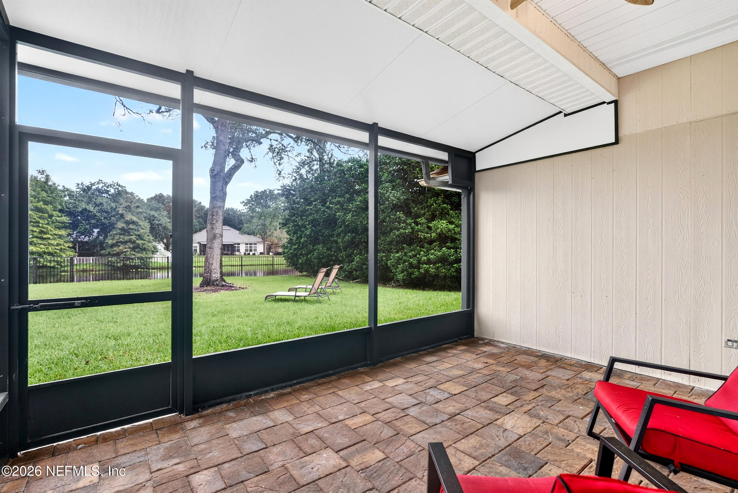 384 MAPLEWOOD Drive, St. Johns