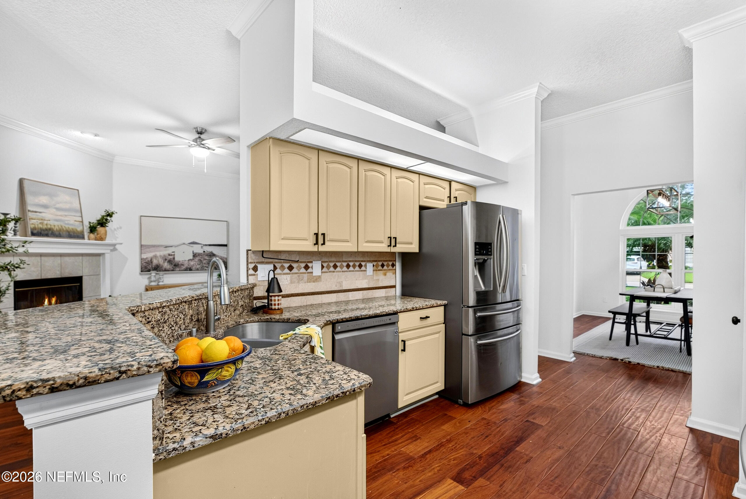384 MAPLEWOOD Drive, St. Johns