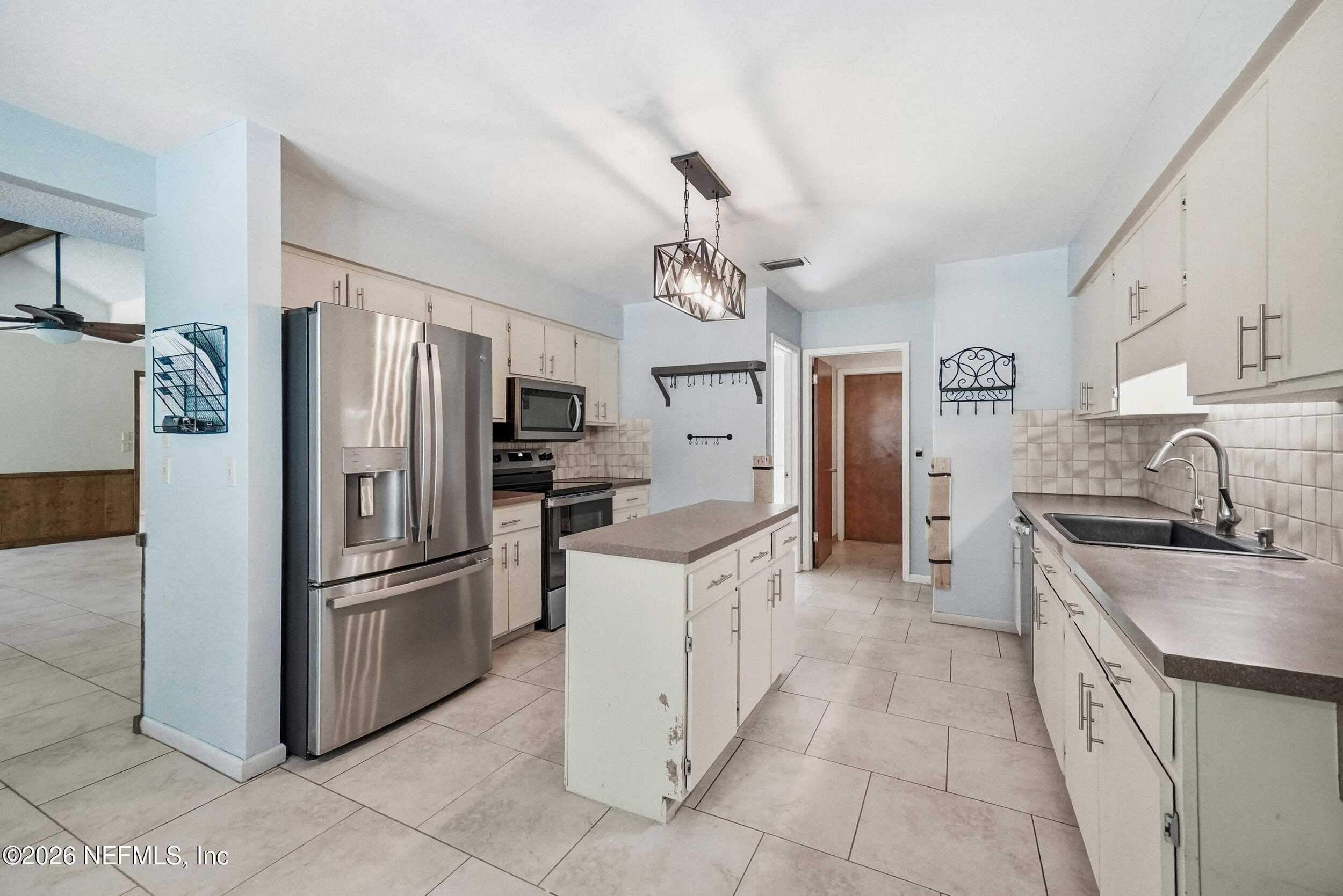 2217 HUNTERWOOD Court