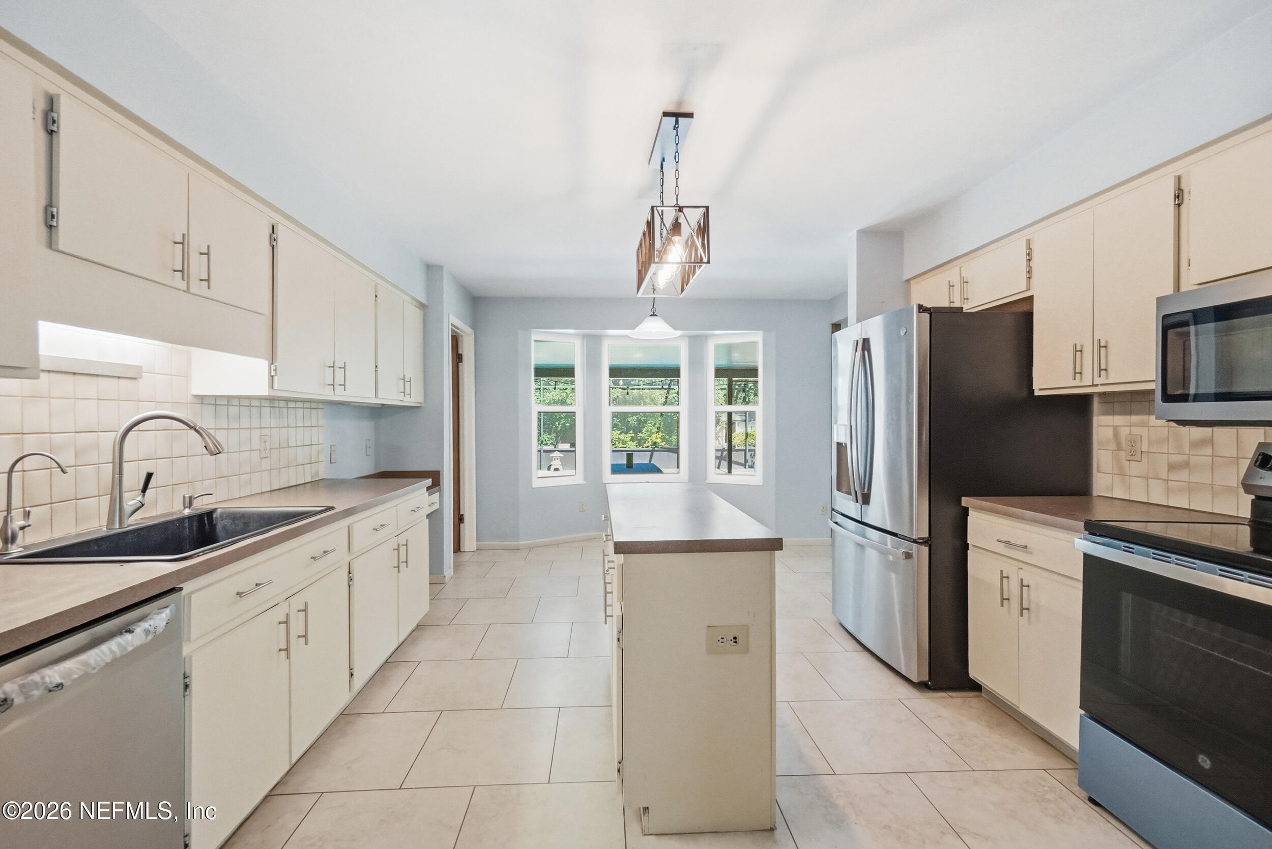 2217 HUNTERWOOD Court