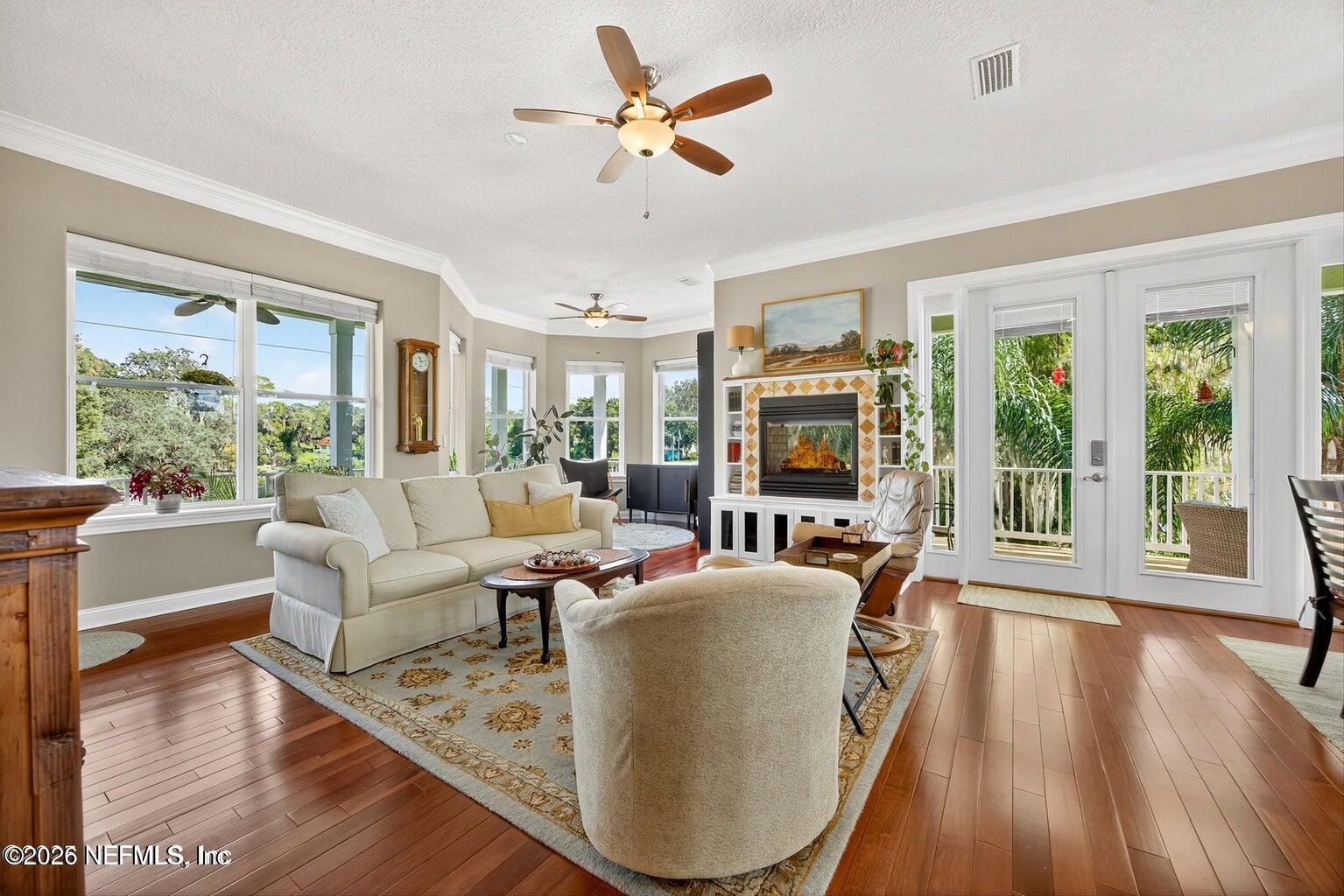 301 SARATOGA Circle