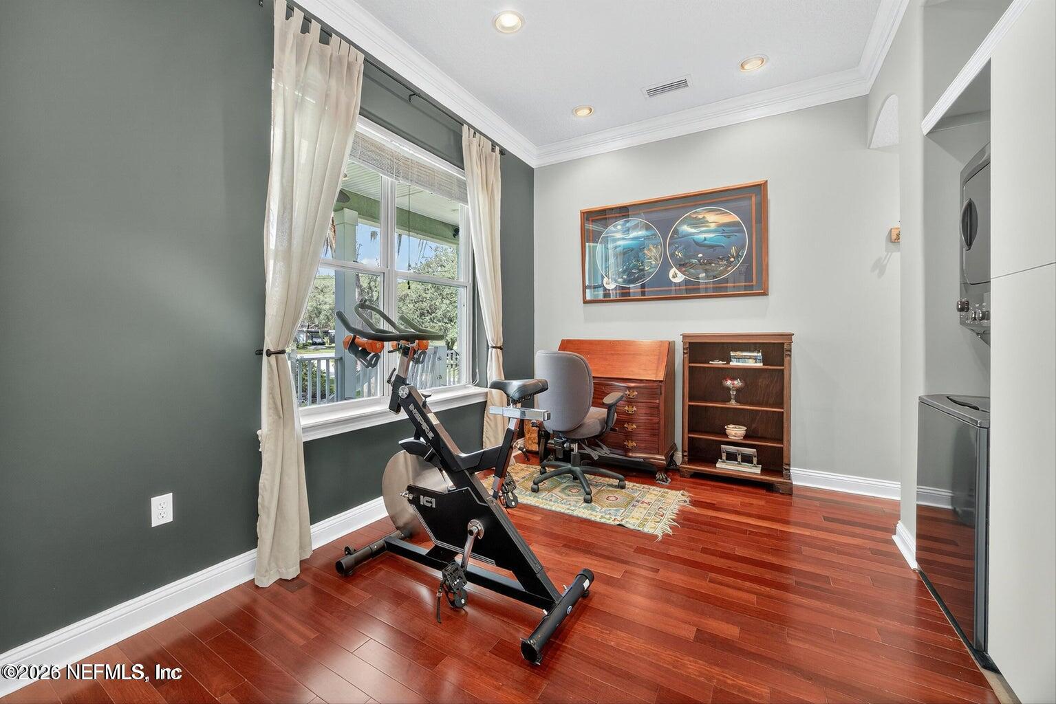 301 SARATOGA Circle