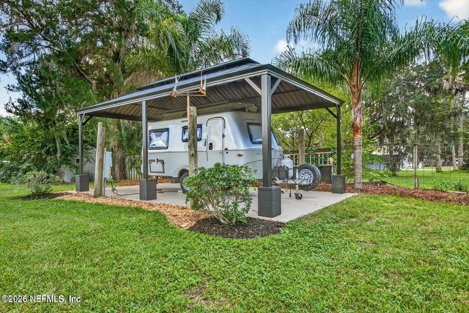 301 SARATOGA Circle