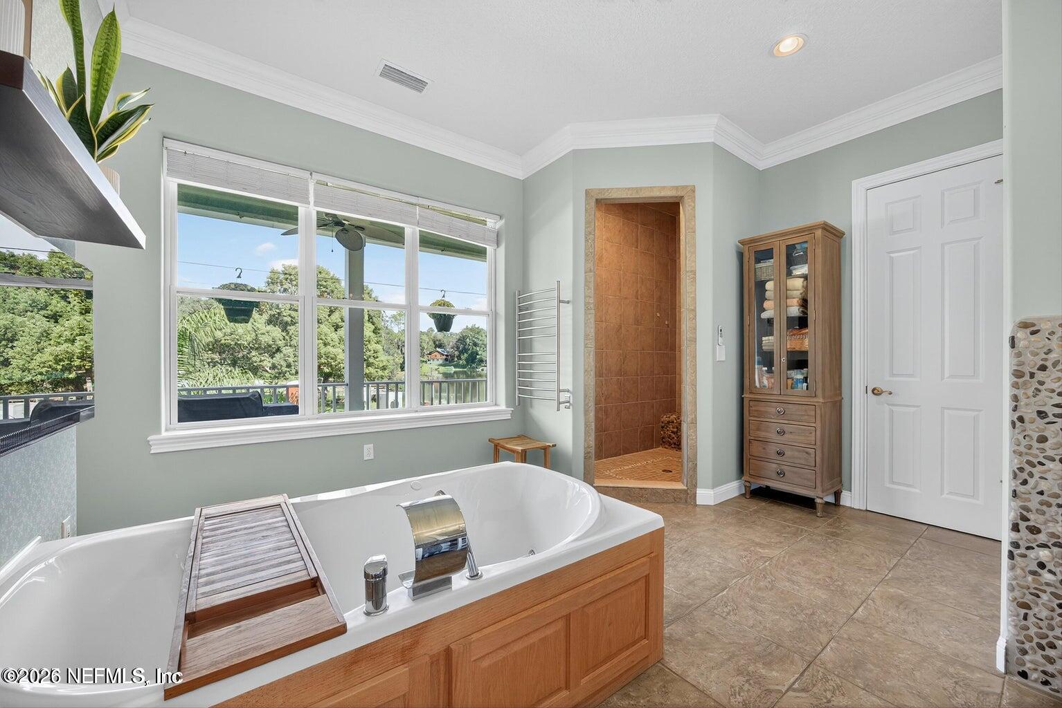 301 SARATOGA Circle