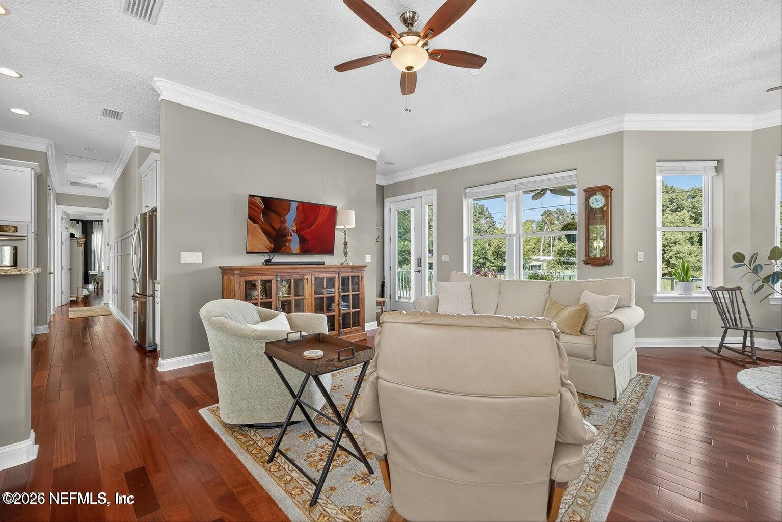 301 SARATOGA Circle