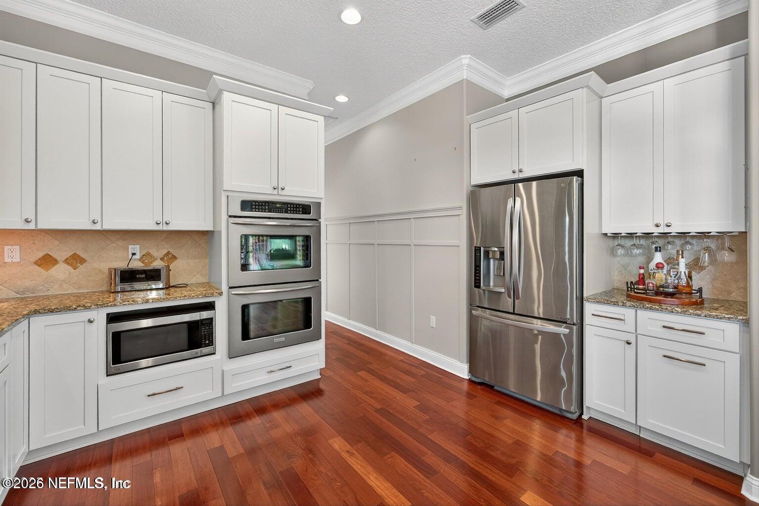 301 SARATOGA Circle