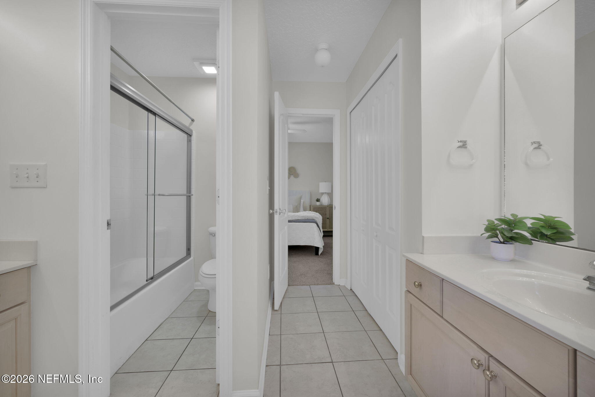 1212 LOCKSLEY Lane