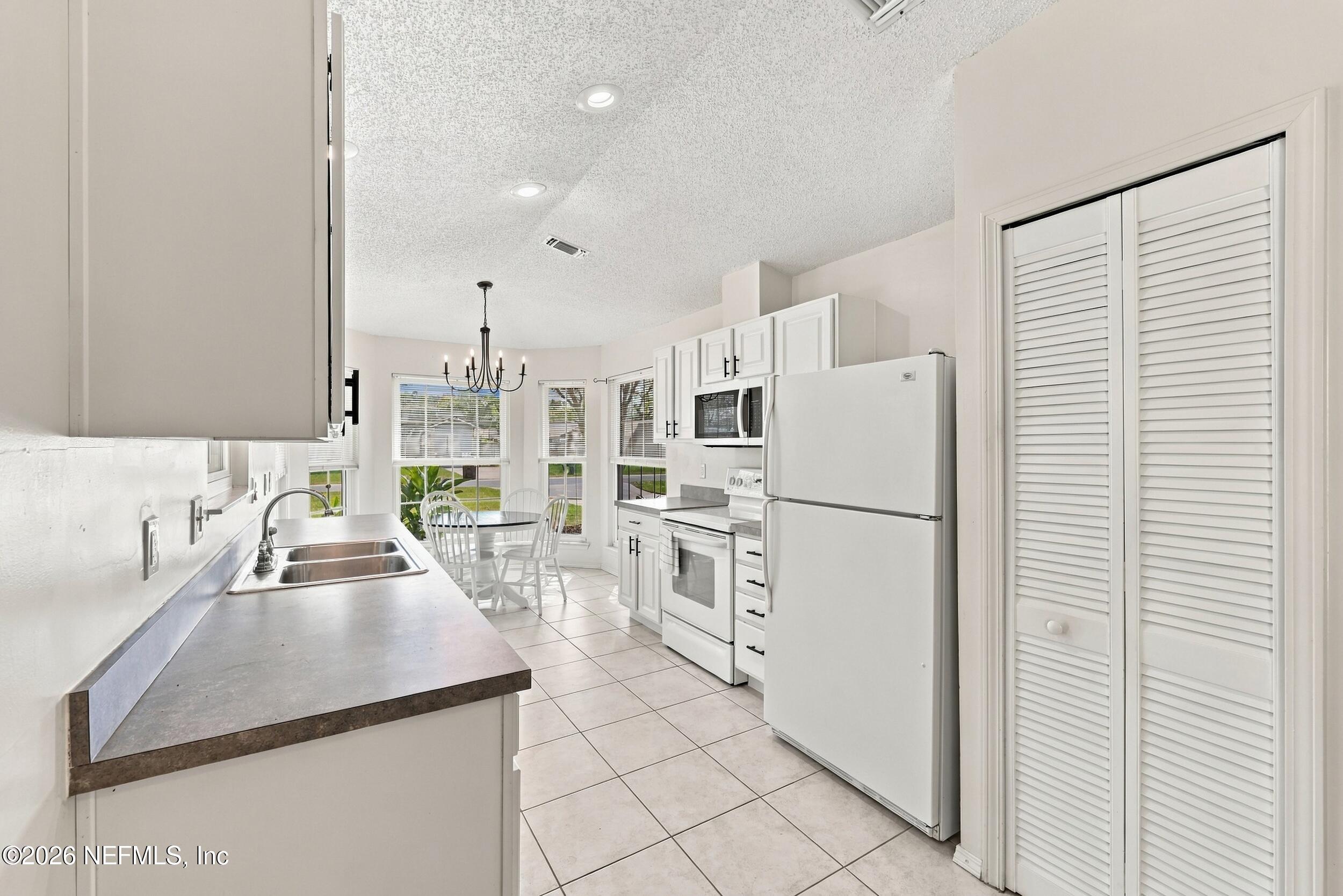 1828 KILLARN Circle