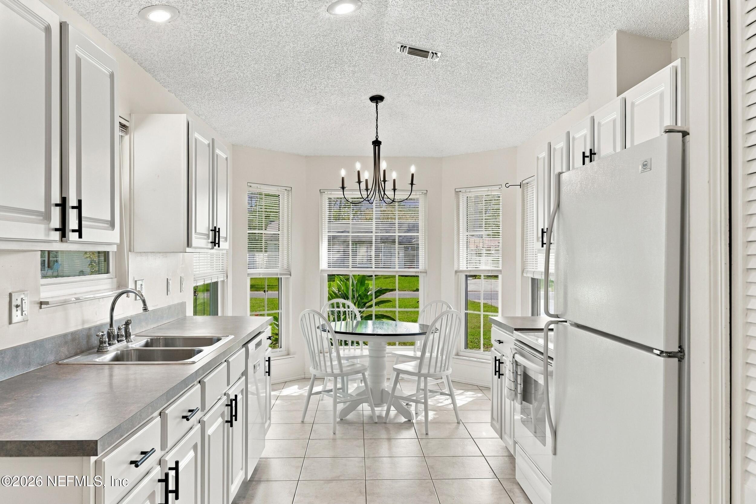 1828 KILLARN Circle