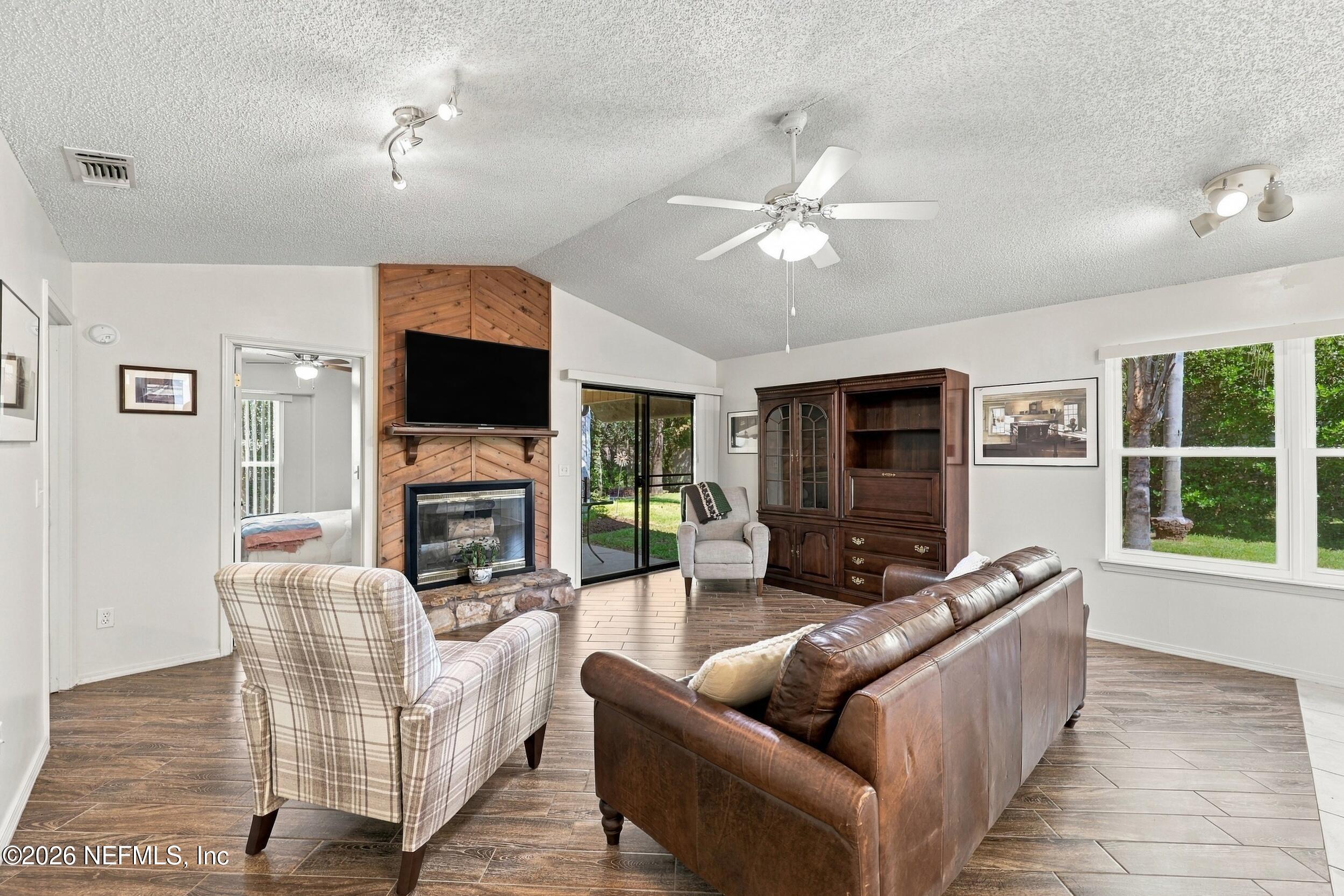 1828 KILLARN Circle