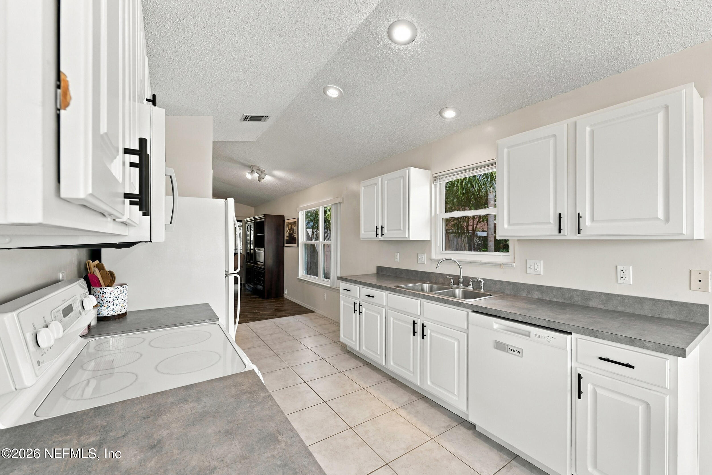 1828 KILLARN Circle