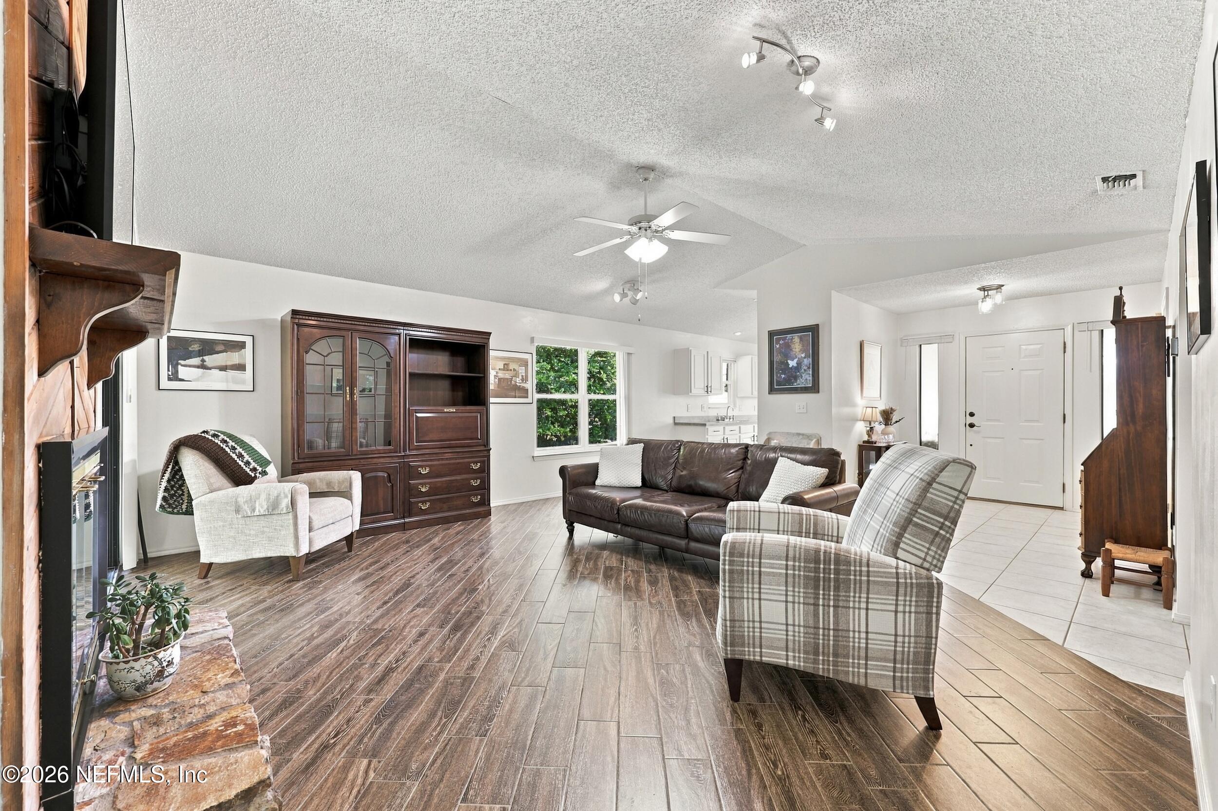 1828 KILLARN Circle