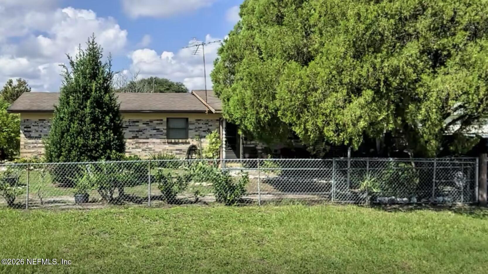 426 ROYAL PALMS Drive