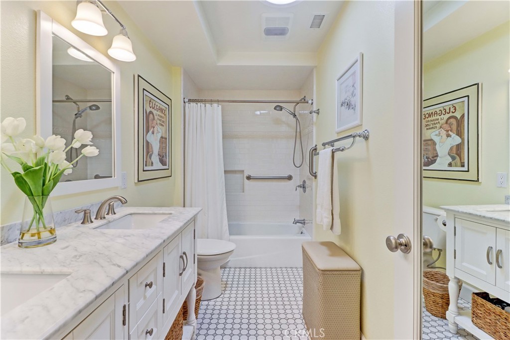 597 Avenida Majorca B