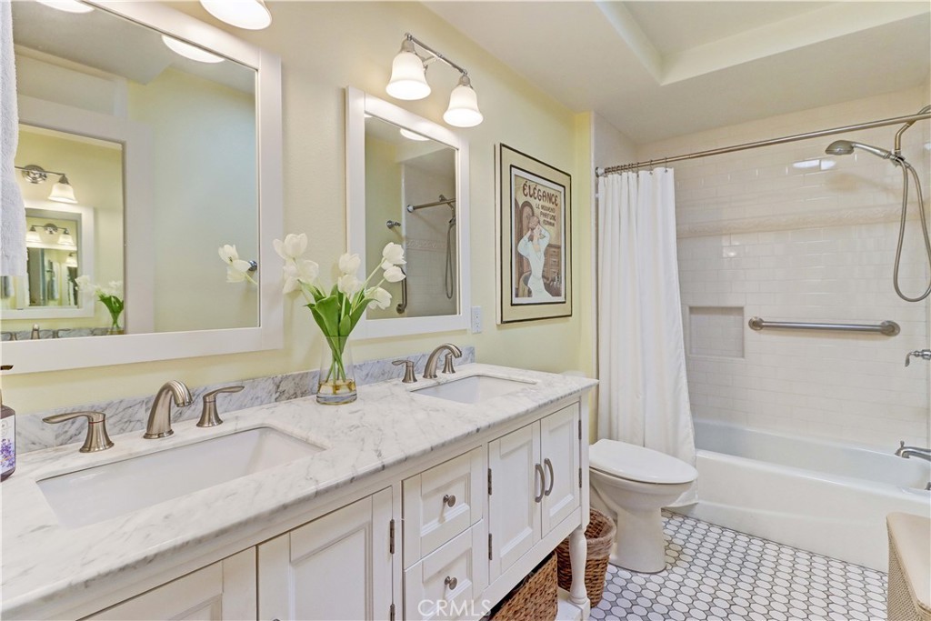 597 Avenida Majorca B