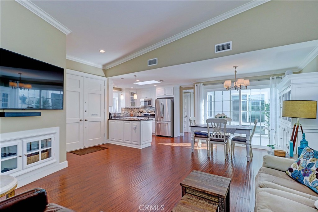 597 Avenida Majorca B