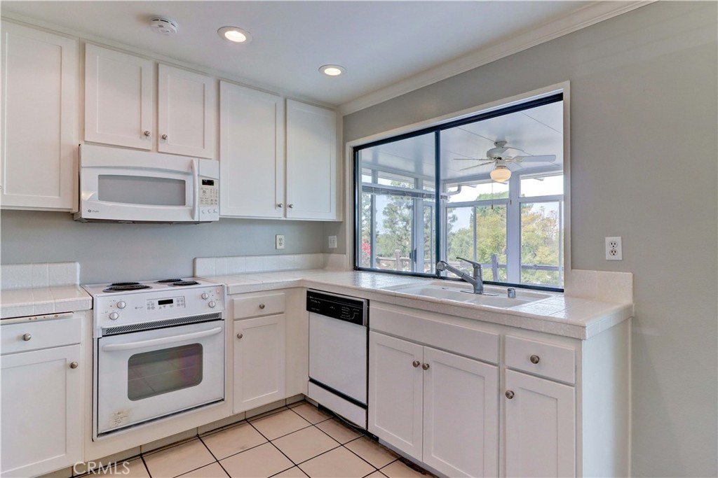 3200 Via Buena Vista C